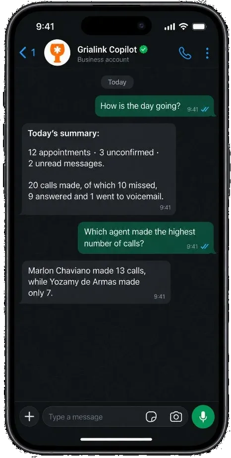 A WhatsApp conversation with the Grialink Copilot showing the morning report