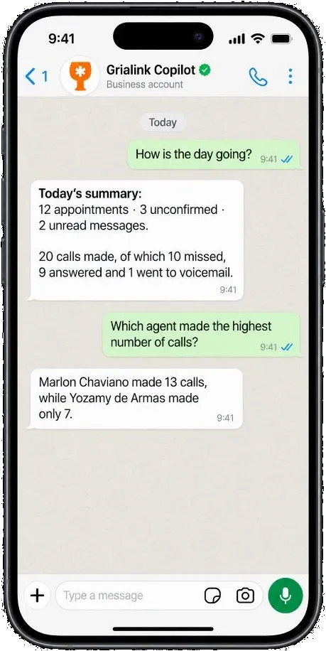 A WhatsApp conversation with the Grialink Copilot showing the morning report