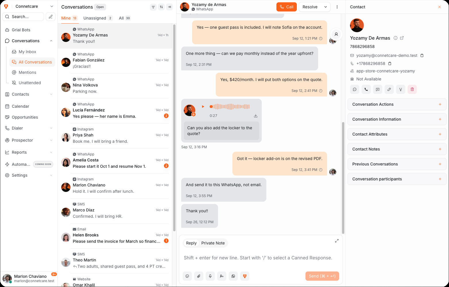 Conversaciones de Grialink, con la bandeja compartida, un hilo de WhatsApp abierto y la ficha del contacto
